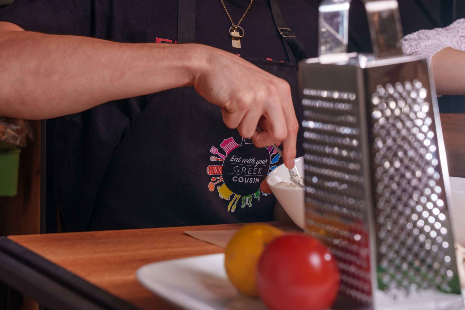 Ateena: Kreikkalainen souvlaki-pita-gyros-ruoanlaittokurssi paikallisen kanssa