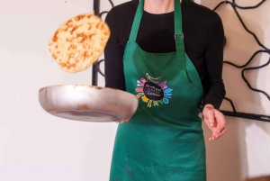 Ateena: Kreikkalainen souvlaki-pita-gyros-ruoanlaittokurssi paikallisen kanssa