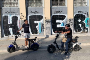 Athen: Premium geführte E-Scooter Tour in der Akropolis Area