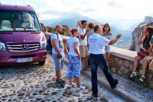 Athènes : Visite guidée des monastères des Météores et des grottes de l'Ermite