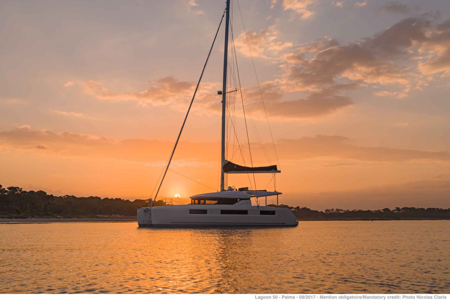Athens: Half-Day Sunset Catamaran Cruise with Meal & Drinks
