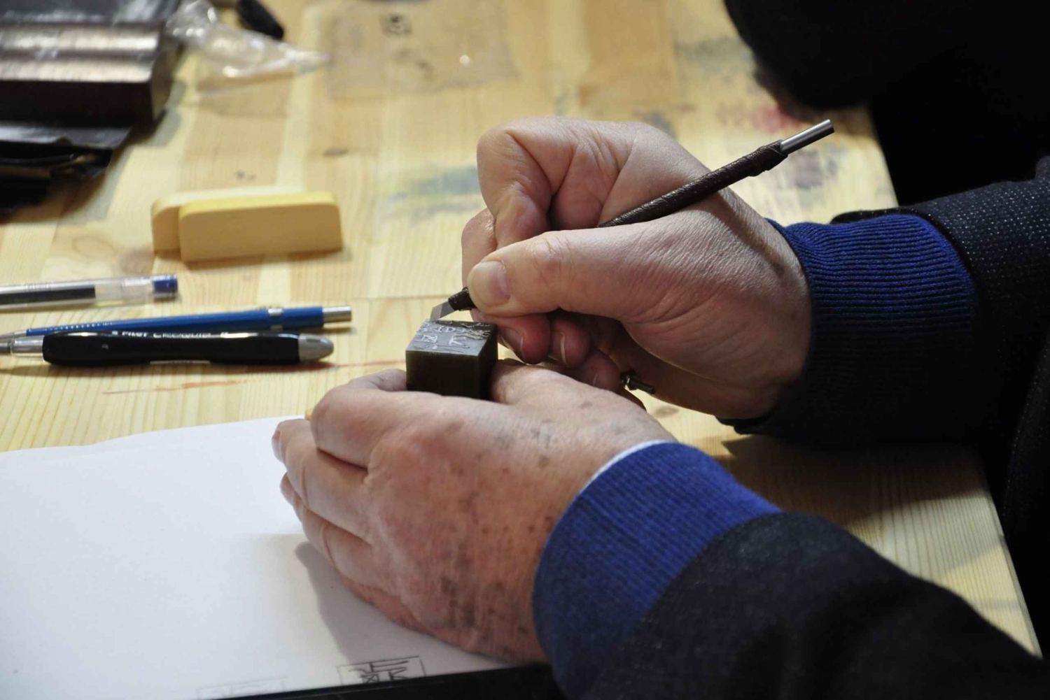 Aten: Verkstad för handgjord täljning av sälar