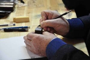 Aten: Verkstad för handgjord täljning av sälar