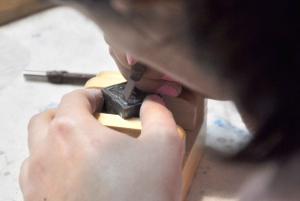 Aten: Verkstad för handgjord täljning av sälar