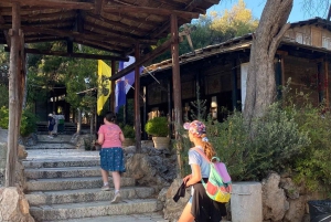 Athens Hills: Mythology Treasure Hunt with Food Stops