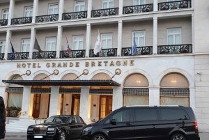 Z hotelu w Atenach do portu wycieczkowego w Pireusie Easy Van i minibusem