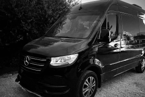 Ateenan hotellit Piraeuksen risteilysatamaan VIP Mercedes minibussi