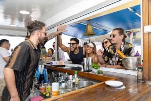 Aten: Dagskryssning med simning på öarna. DJ, lunch och dryck ingår.