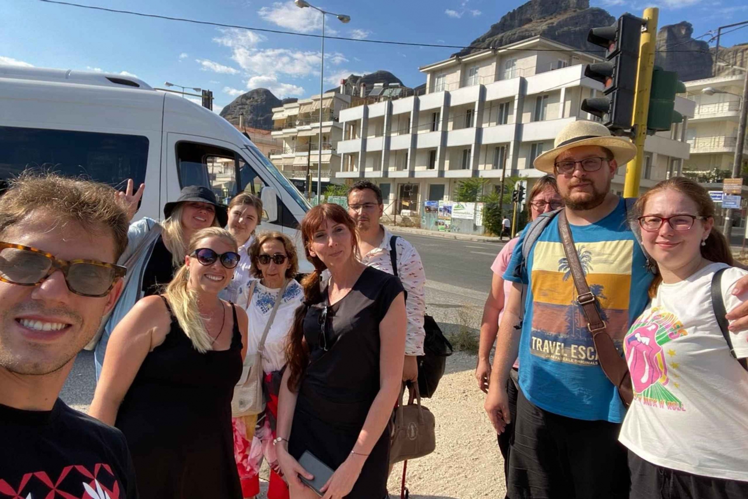 Athens: Kalabaka Bus Transfer for Meteora Self-Guided Visit