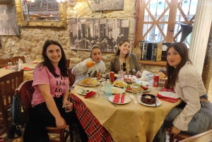 Athen: Koukaki Food Tour mit griechischem Frühstück und ...