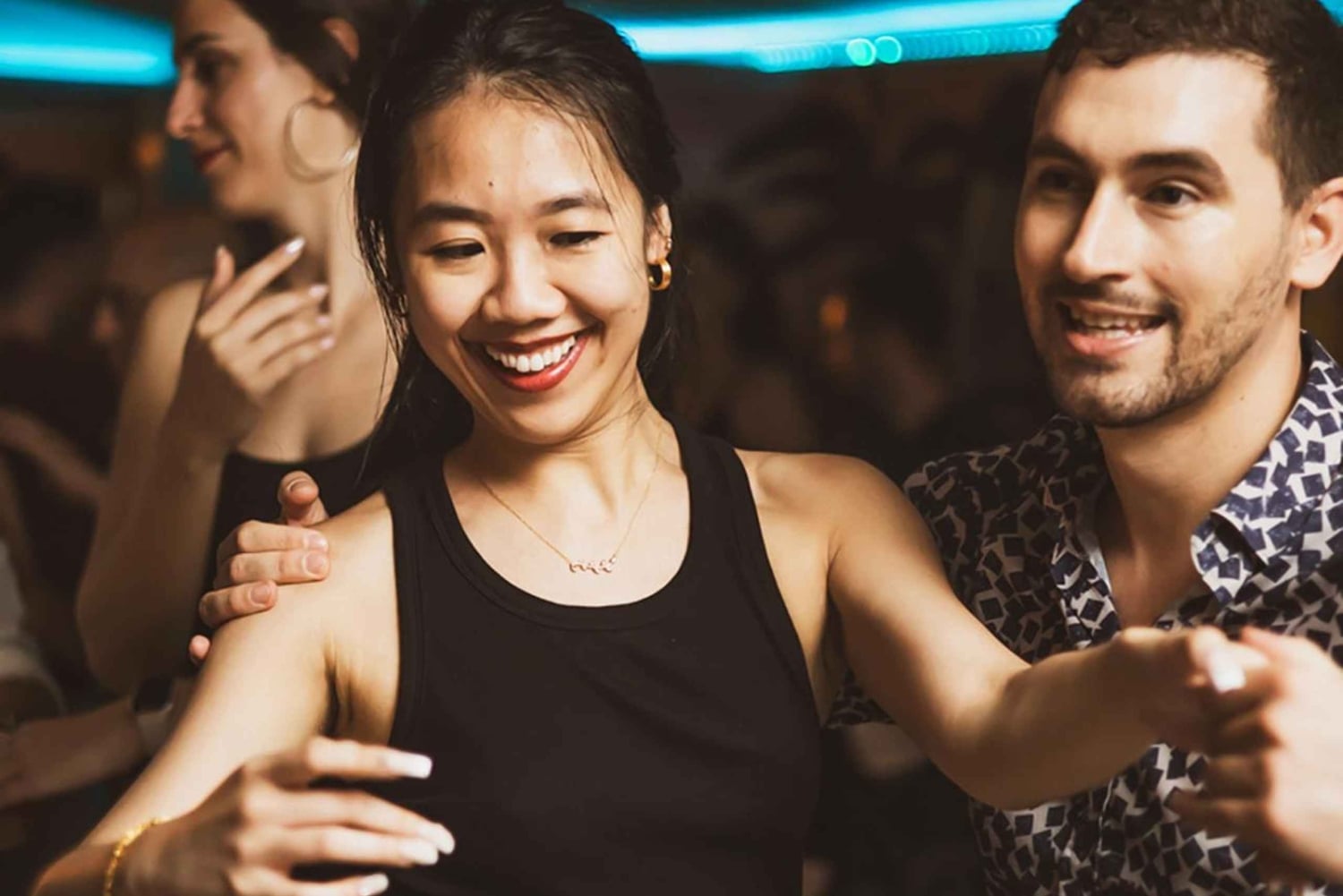 Atenas: baila ritmos latinos con una bebida de bienvenida