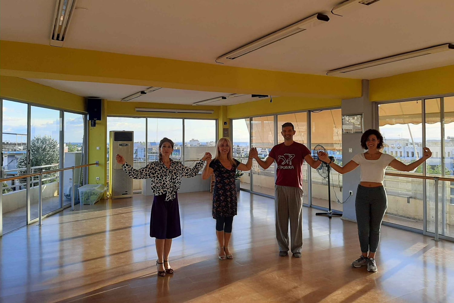 Ateena: Opi kreikkalaisia tansseja makean herkkujen kera