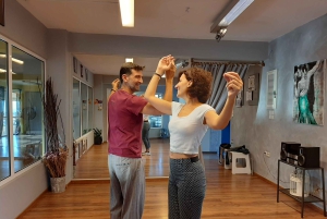 Ateena: Opi kreikkalaisia tansseja makean herkkujen kera