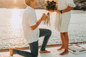 Athens: Sunset Cruise to Poseidon Temple, Prosecco & Cheese