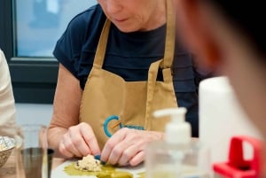 Экскурсия по рынку Афин и кулинарный мастер-класс в прекрасном саду