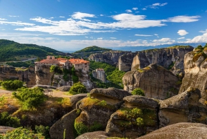 Athens: Meteora 2-Day Small-Group Tour with Accommodation