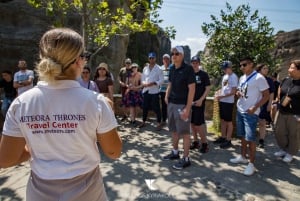 Atene: Escursione di un giorno a Meteora in spagnolo con guida dal vivo e pranzo