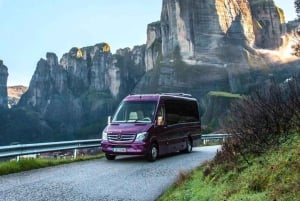 Atene: Escursione di un giorno a Meteora in spagnolo con guida dal vivo e pranzo