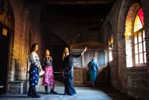 Atene: Escursione di un giorno a Meteora in spagnolo con guida dal vivo e pranzo