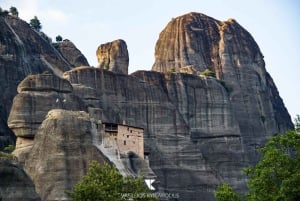 Atene: Escursione di un giorno a Meteora in spagnolo con guida dal vivo e pranzo