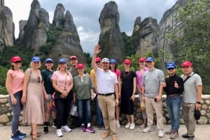 Atene: Escursione di un giorno a Meteora in spagnolo con guida dal vivo e pranzo
