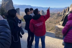 Atene: Escursione di un giorno a Meteora in spagnolo con guida dal vivo e pranzo