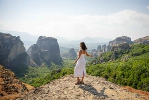 Atene: Escursione di un giorno a Meteora in spagnolo con guida dal vivo e pranzo
