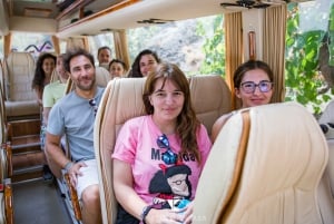 Athens: Meteora Day Trip in Spanish with Live Guide & Lunch