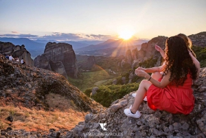Athens: Meteora Day Trip in Spanish with Live Guide & Lunch
