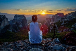 Athens: Meteora Day Trip in Spanish with Live Guide & Lunch