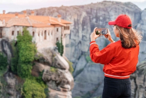 Atenas: Tour de Meteora com guia local e opção de almoço grego