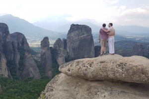 Athens: Meteora Independent Train Trip and Monastery Tour