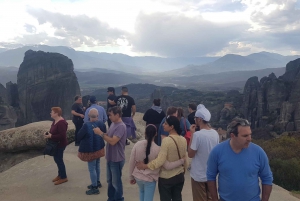 Athens: Meteora Independent Train Trip and Monastery Tour