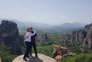Athens: Meteora Independent Train Trip and Monastery Tour