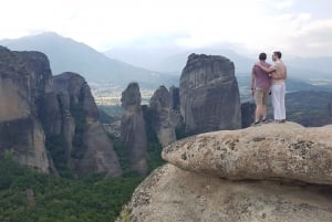 Athens: Meteora Independent Train Trip and Monastery Tour