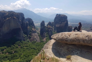 Athens: Meteora Independent Train Trip and Monastery Tour