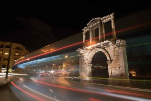 Aten: Night Walking City Tour på engelska eller spanska