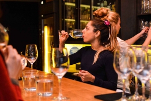 Athens: Nightlife Tour in Koukaki Neighborhood