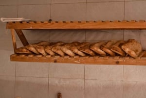 Ateny poza utartą ścieżką: wycieczka z przewodnikiem po okolicach i degustacja jedzenia