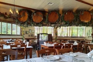 Ateny poza utartą ścieżką: wycieczka z przewodnikiem po okolicach i degustacja jedzenia