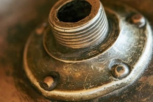 アテネ：ブレトス プラカでのウーゾ テイスティング