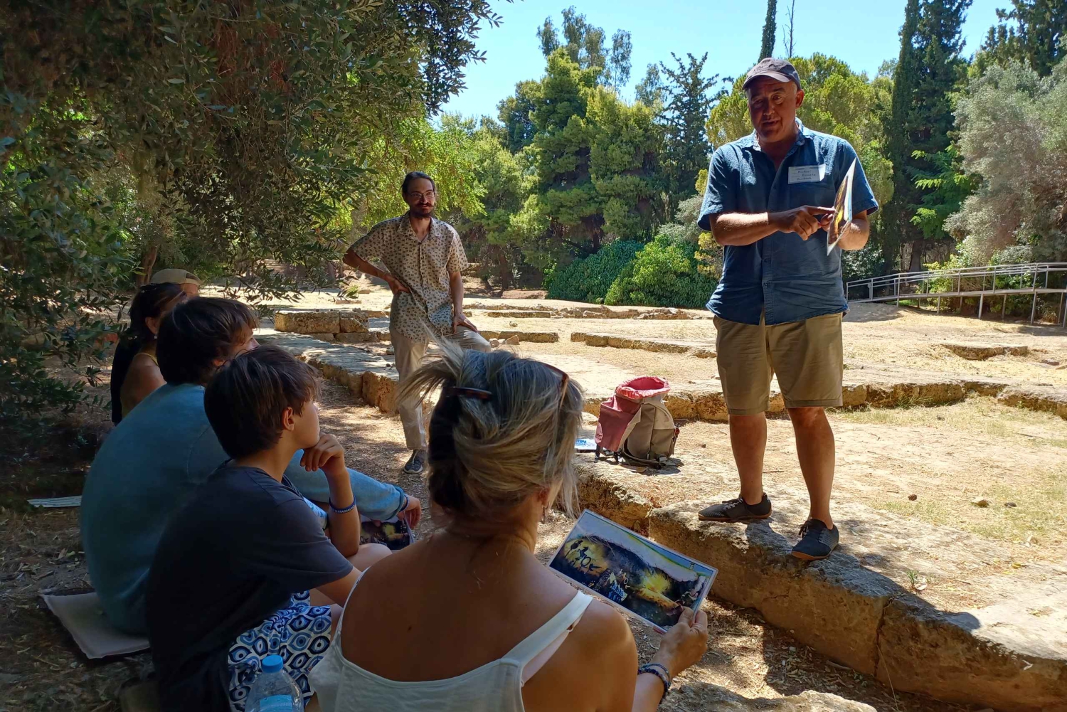 Ateena: Filosofian kokemus Platonin akatemian puistossa