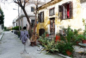 Athens: Plaka Self-guided Exploration Quiz Game & Shopping
