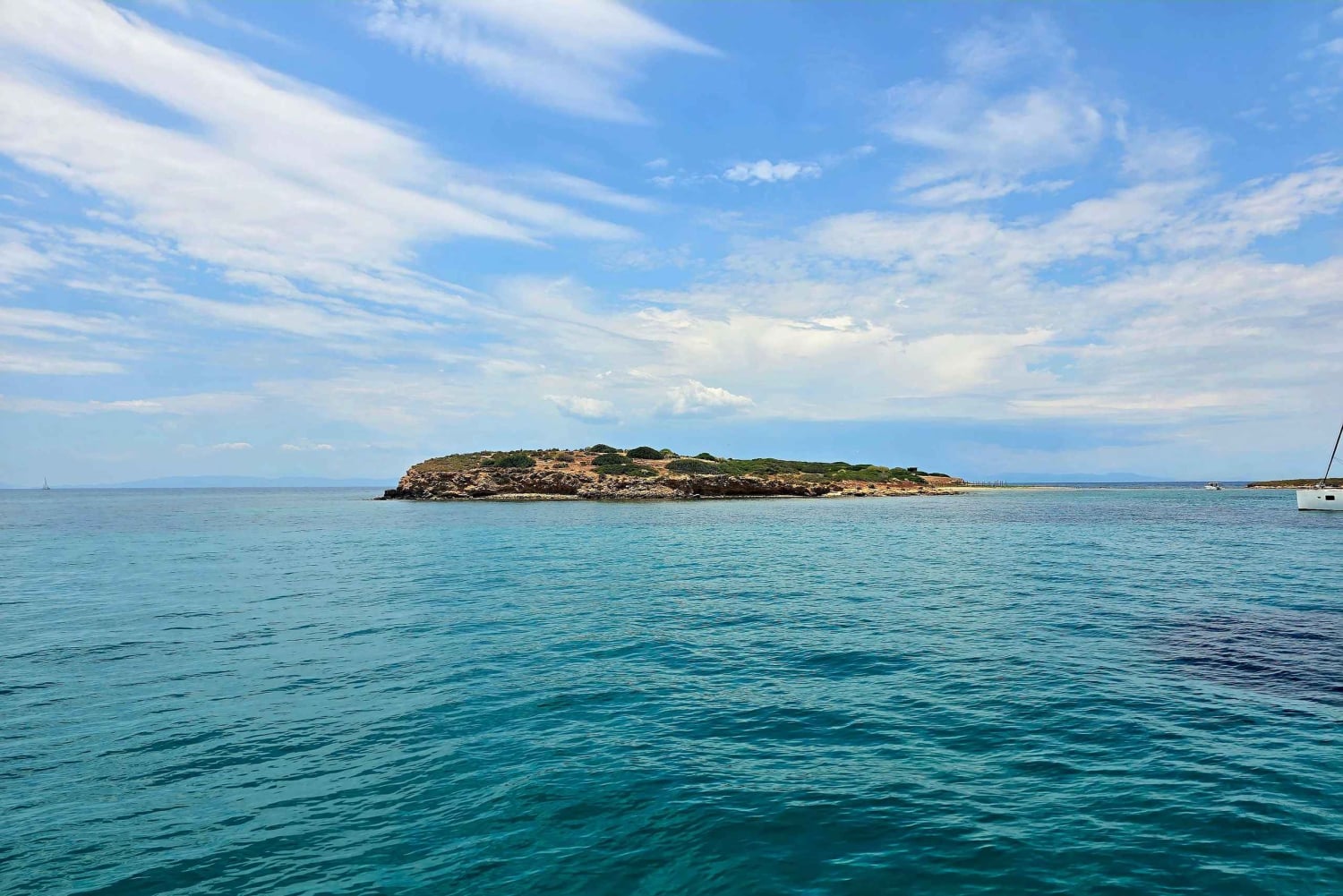 Atenas: crucero privado en catamarán con barbacoa, barra libre y traslado