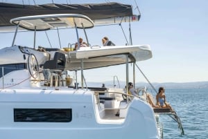 Athen: Private Kreuzfahrt-Erfahrung mit einem brandneuen Katamaran