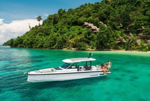 Athens: Private Cruise to Aegina and Sunken City