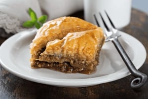 Athens: Private Food Tour with Lunch