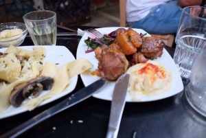 Athens: Private Old Town Electric Bike Tour & Food Tasting