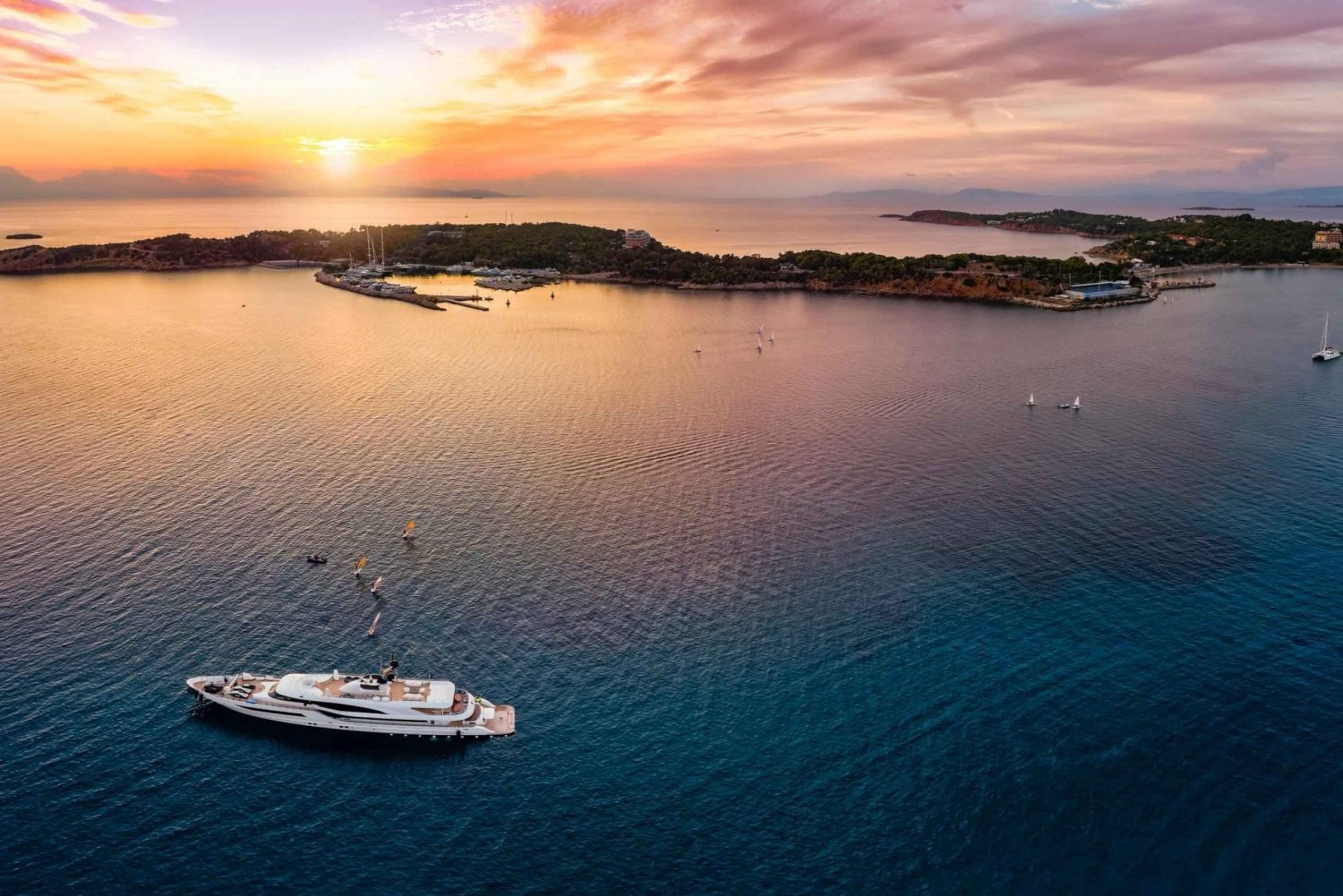 Atene: Crociera privata in barca al tramonto da Glyfada 3rd Marina