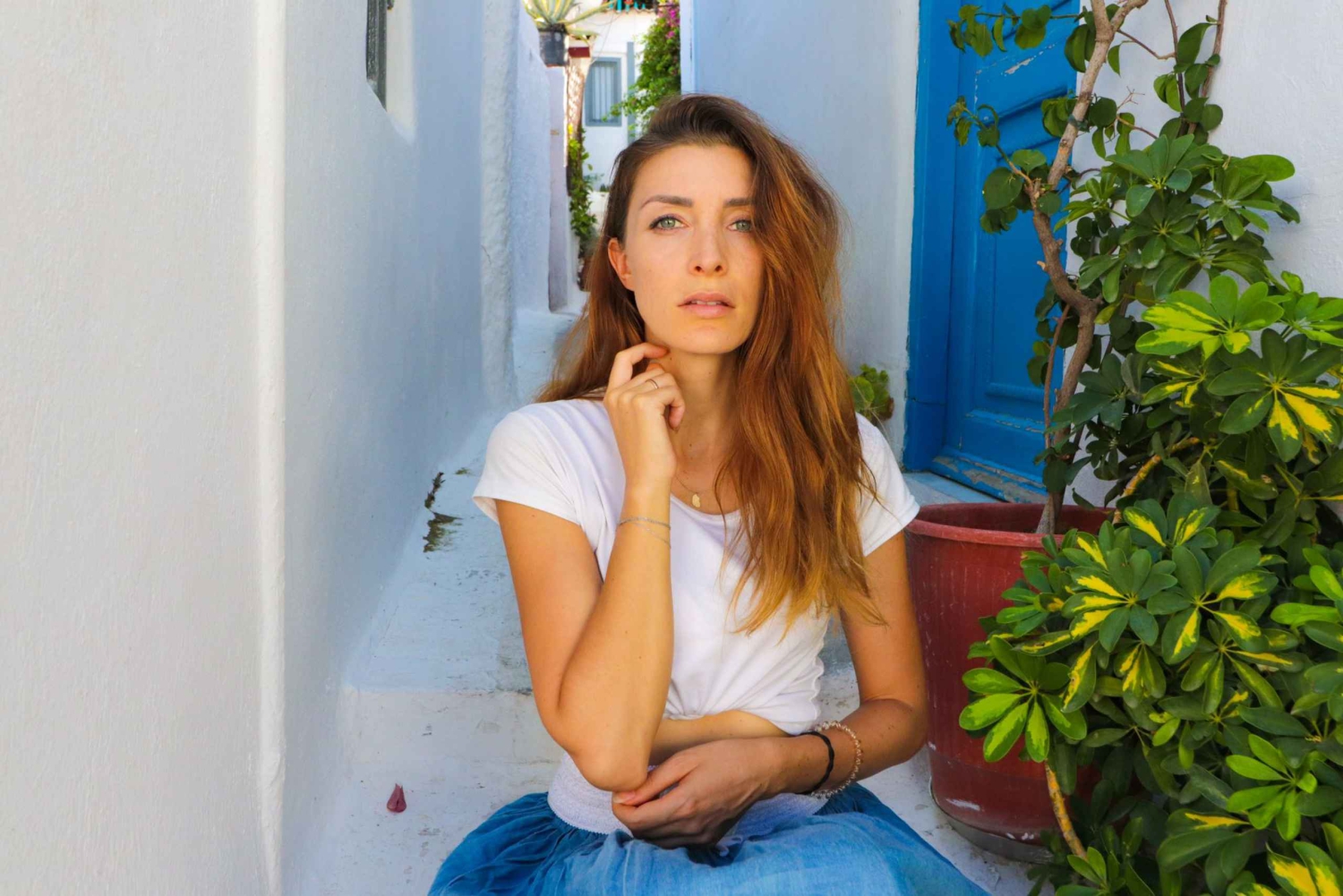 アテネ：アナフィオティカ村でのプロの写真撮影